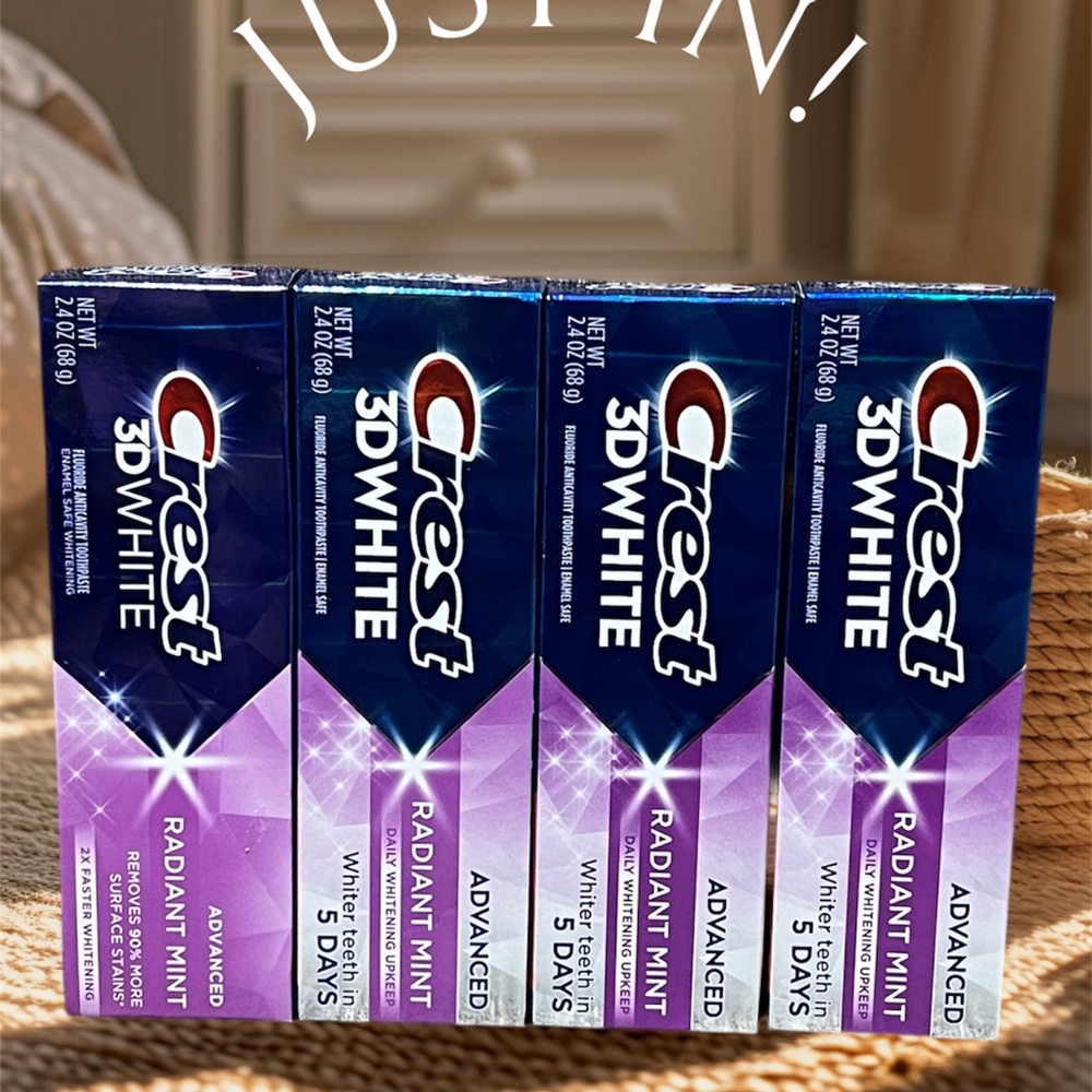 Crest 3D White Advanced Radiant Mint Toothpaste - Purple and Blue qty 4